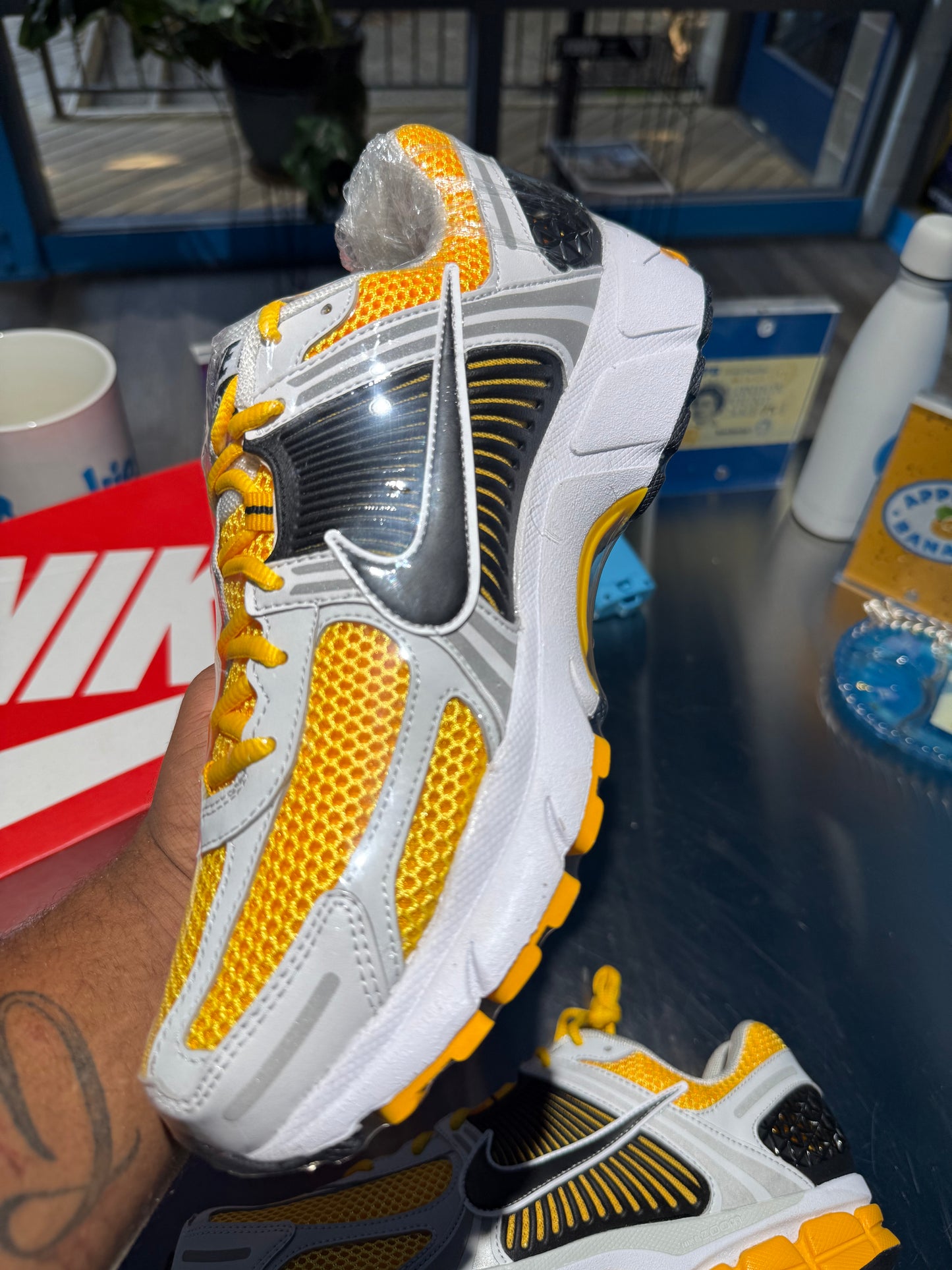 Air Zoom Vomero 5 'University Gold'