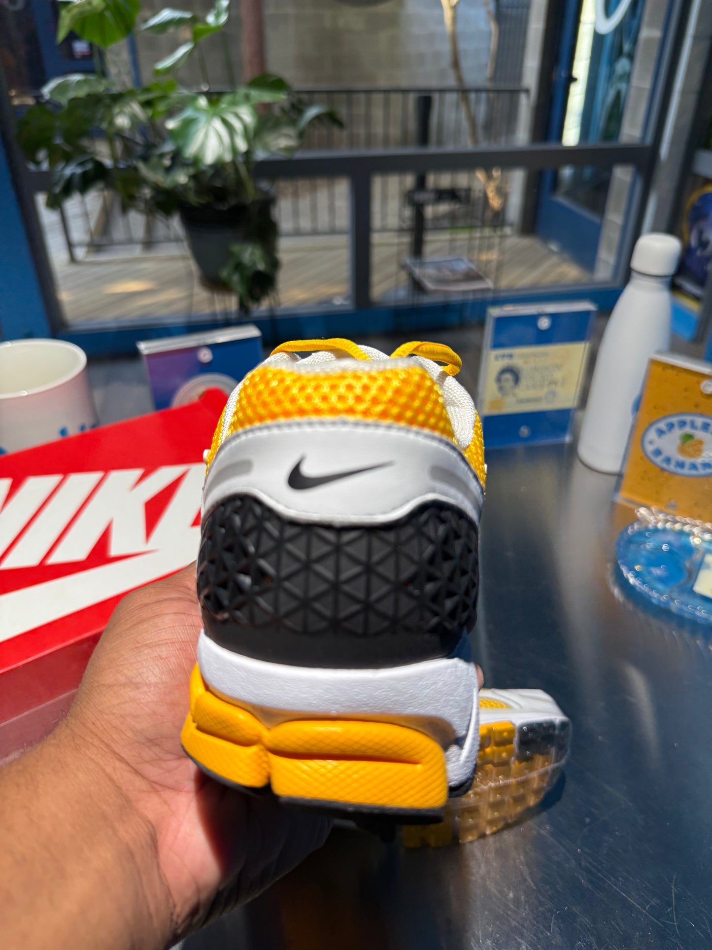 Air Zoom Vomero 5 'University Gold'