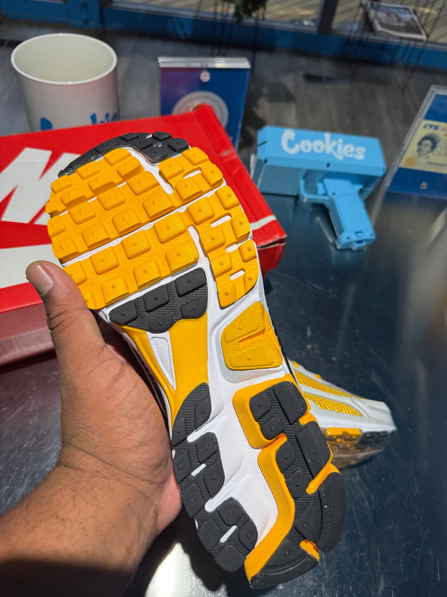 Air Zoom Vomero 5 'University Gold'