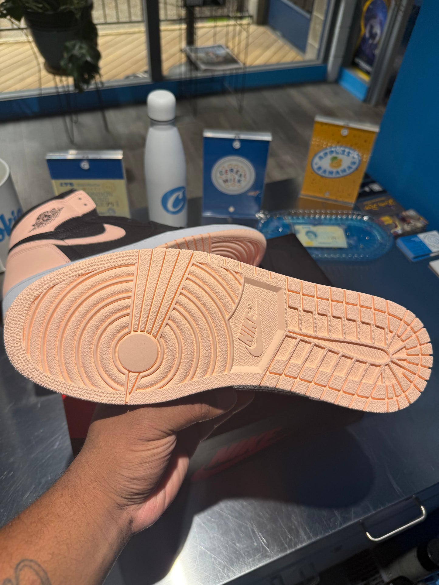 Air Jordan 1 Retro High OG 'Crimson Tint'