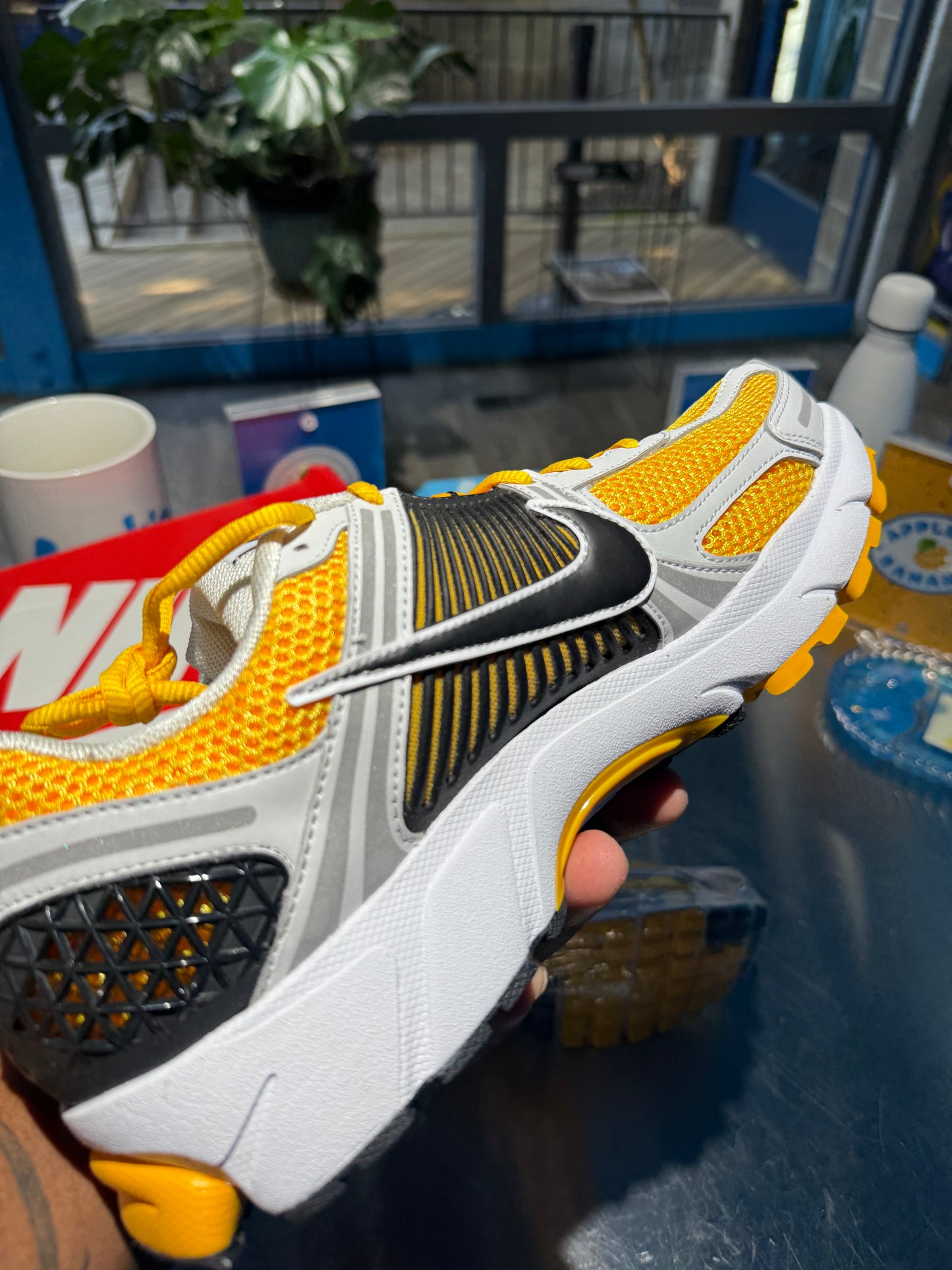 Air Zoom Vomero 5 'University Gold'