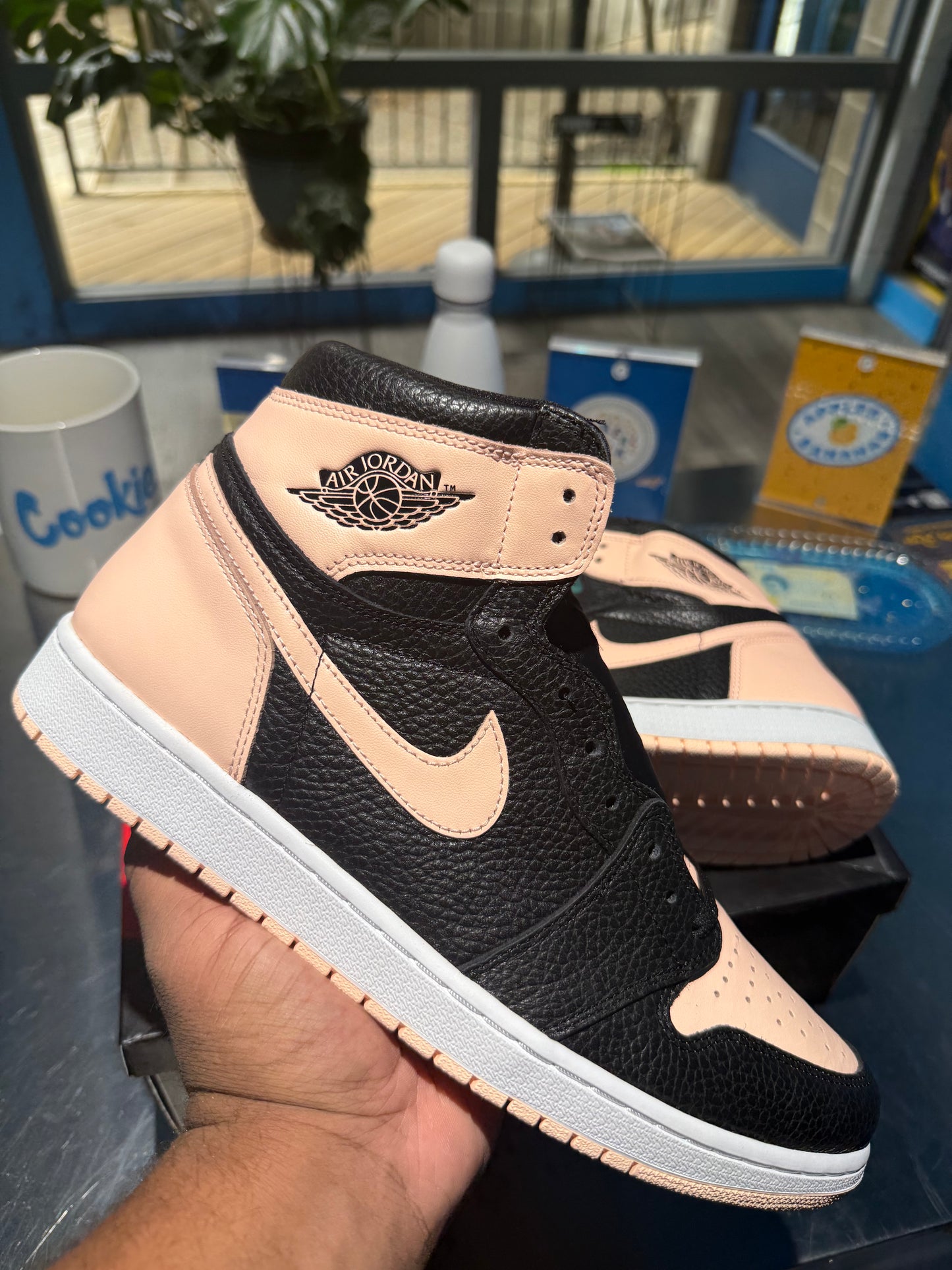 Air Jordan 1 Retro High OG 'Crimson Tint'
