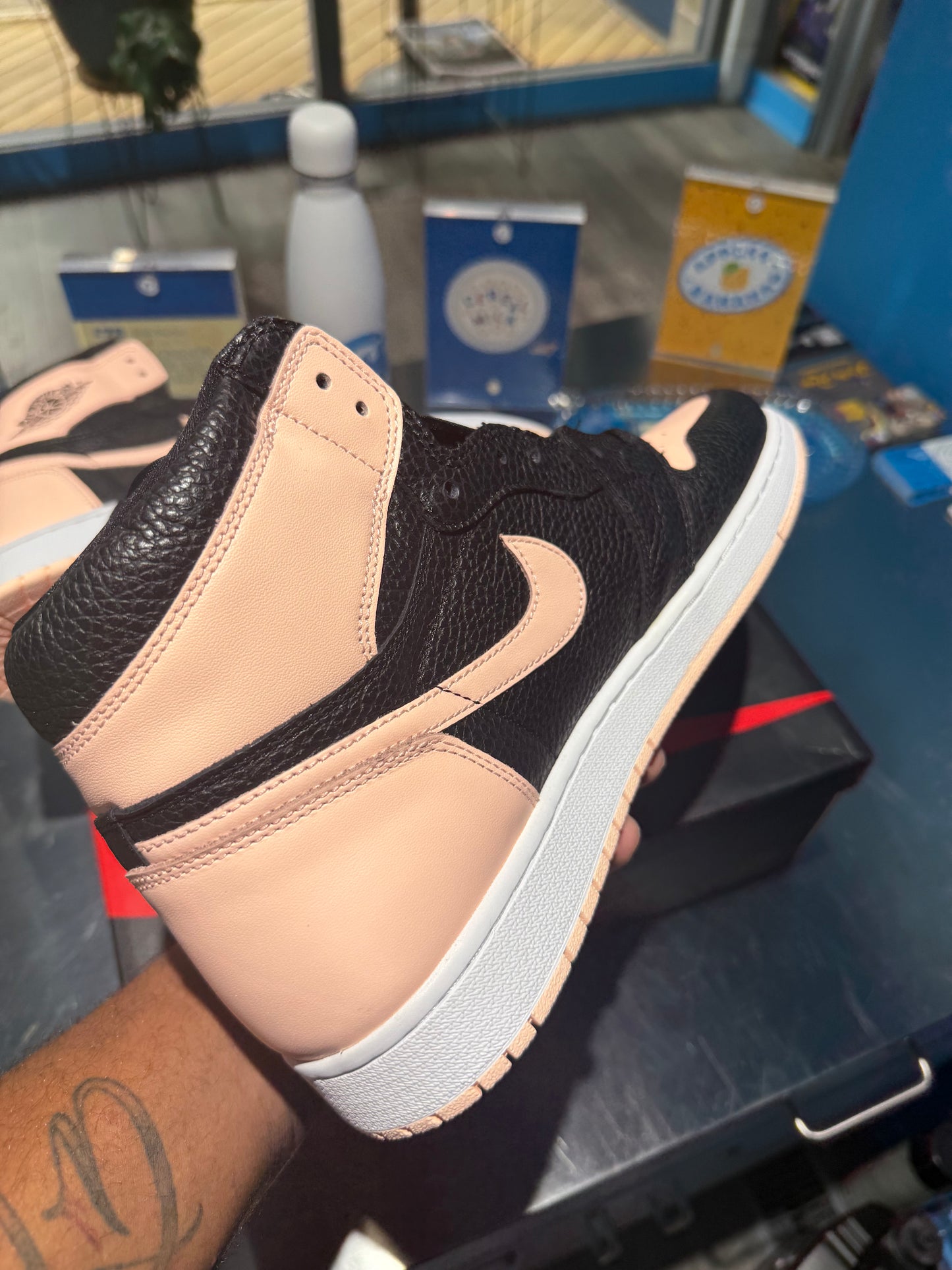 Air Jordan 1 Retro High OG 'Crimson Tint'
