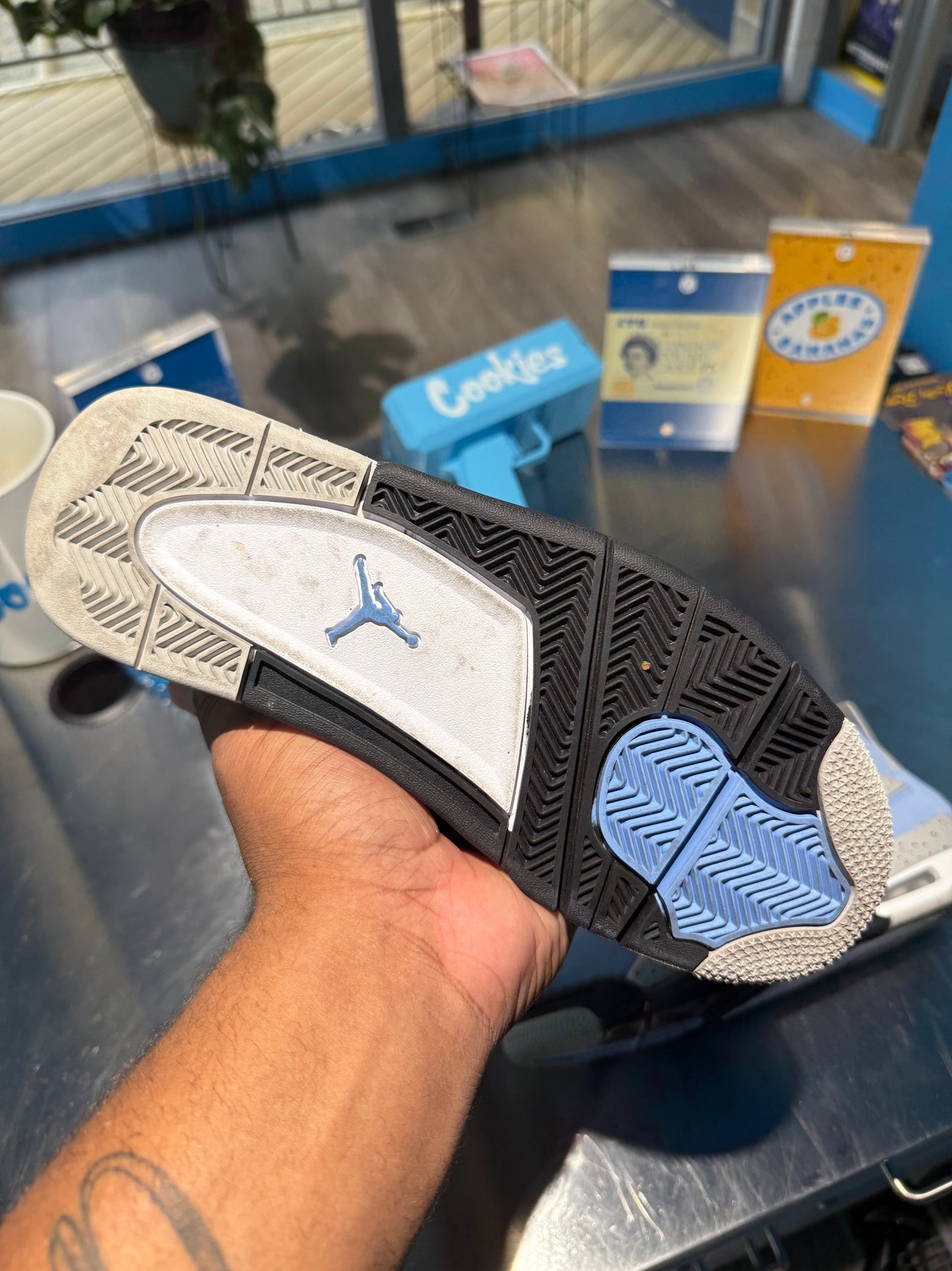 Air Jordan 4 Retro 'University Blue'
