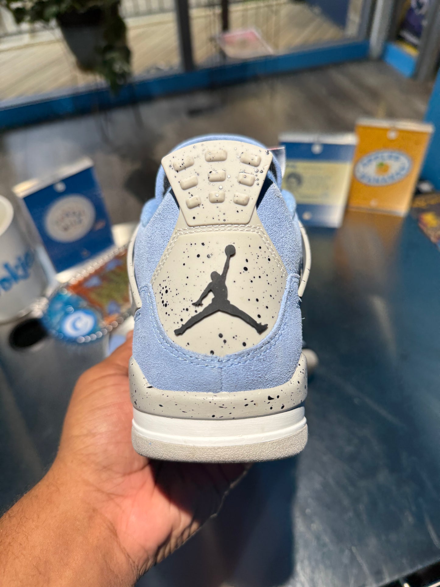 Air Jordan 4 Retro 'University Blue'