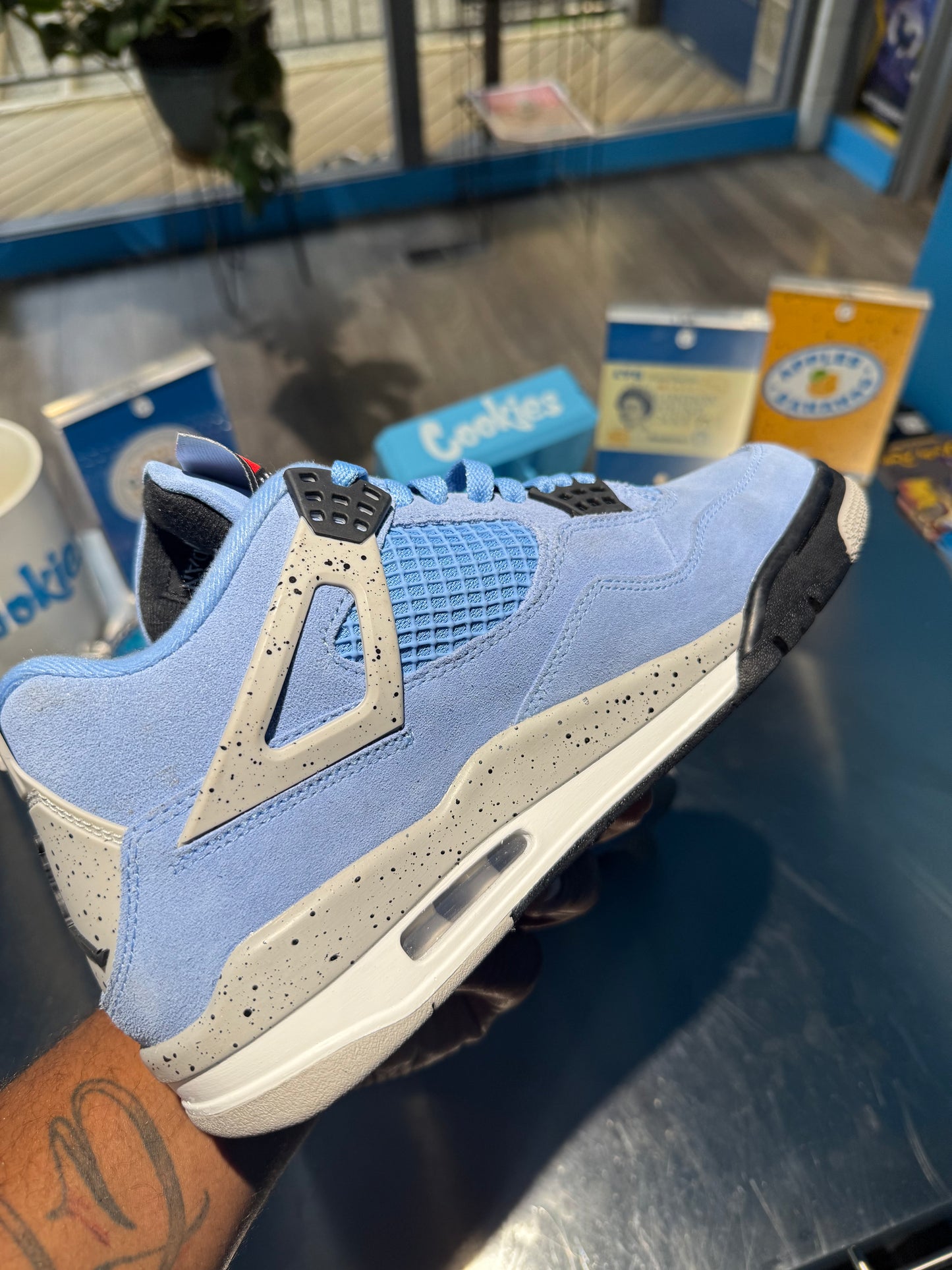 Air Jordan 4 Retro 'University Blue'